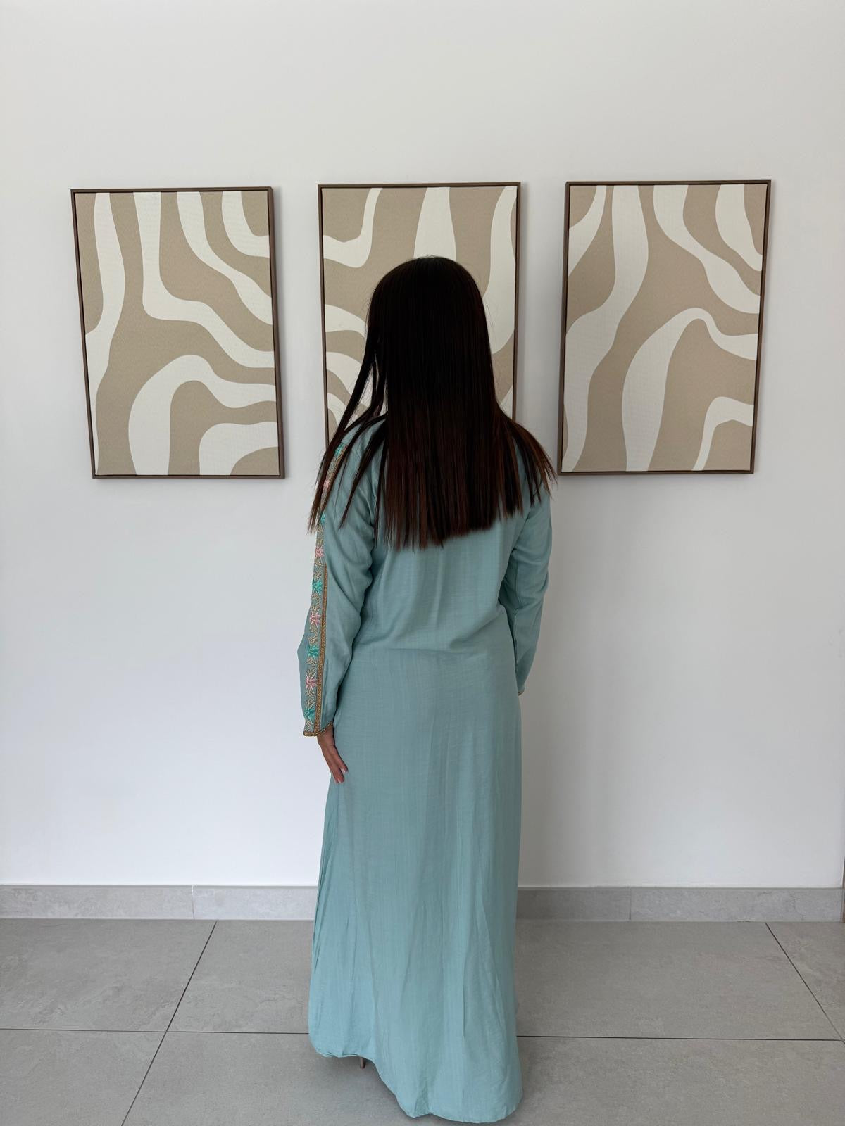 Robe longue évasée brodée - Bleu ciel