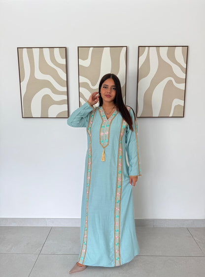 Robe longue évasée brodée - Bleu ciel